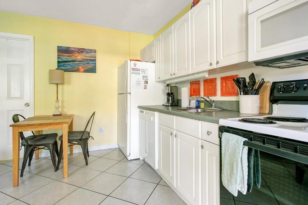 Five Palms Vacation Rentals- Daily - Weekly - Monthly Клиъруотър Бийч Екстериор снимка