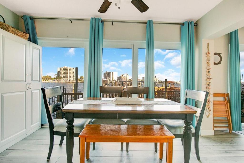 Five Palms Vacation Rentals- Daily - Weekly - Monthly Клиъруотър Бийч Екстериор снимка